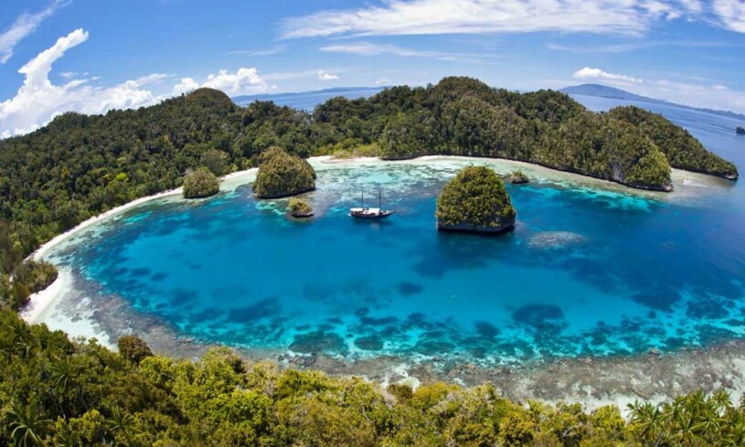 Pulau Batanta Raja Ampat 815x489 1 - SEON Digital Marketing